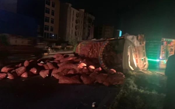 راولپنڈی: دو مال بردار ٹرکوں میں خوفناک تصادم، 2 افراد جاں بحق، 6 زخمی